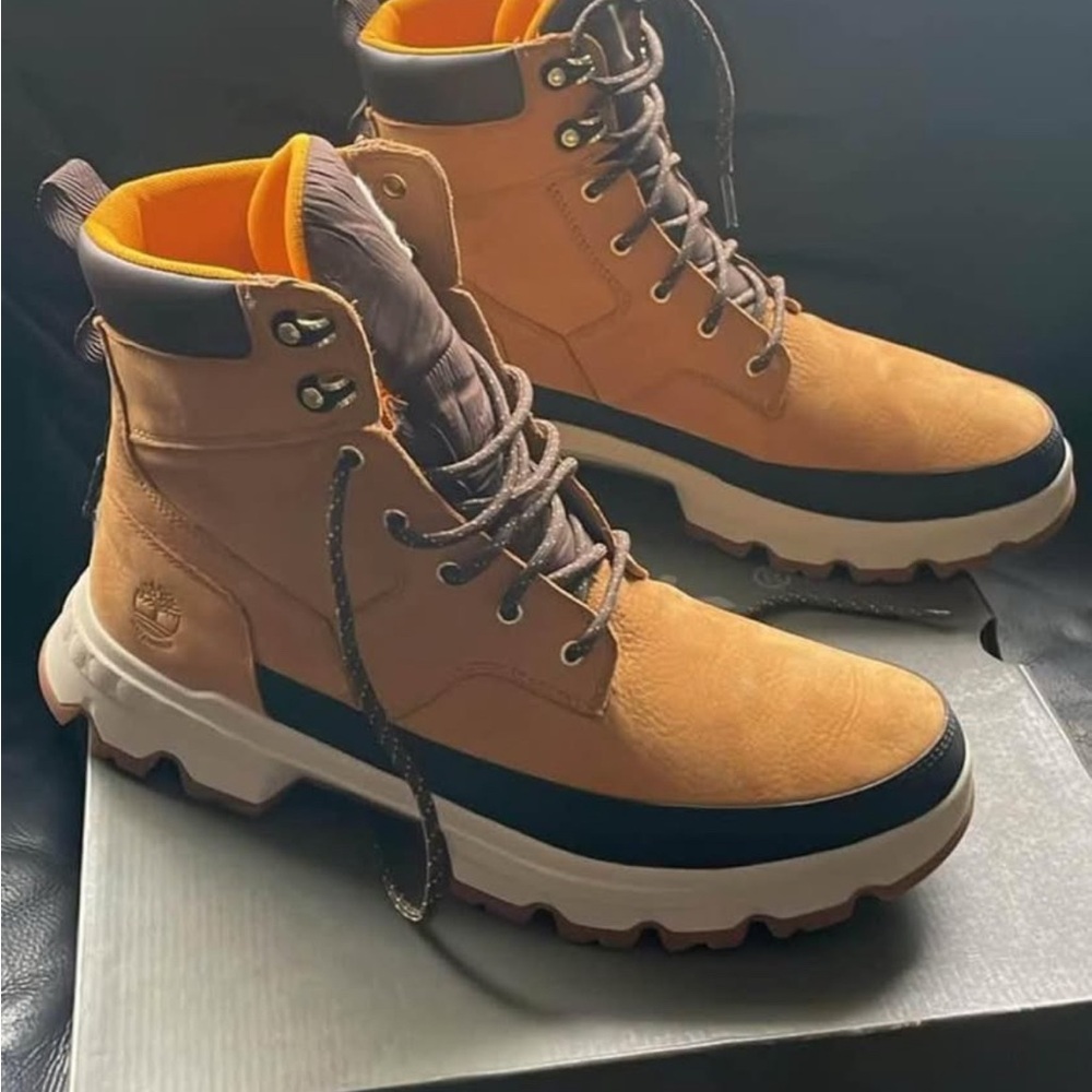 Timberland Men's Tan and Black Boots